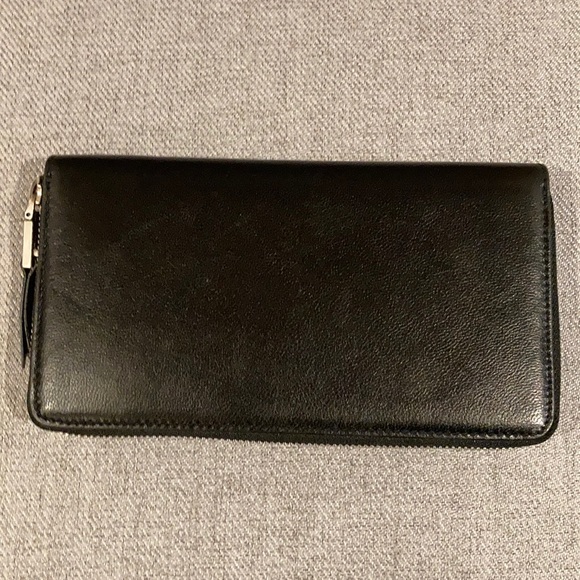 Women's Givenchy Logo Emblem Lambskin Leather Zip Around Wallet/Clutch Black - Picture 2 of 10